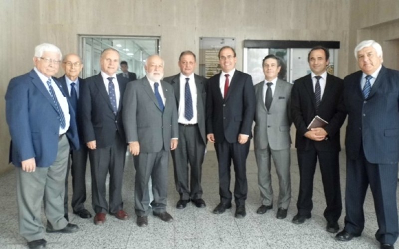 MOP y Colegio de Ingenieros lanzan programa para especializar a ingenieros en Construcción de Puentes