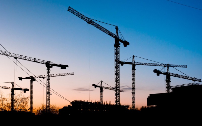 El acero: material estratégico en las grúas y equipos de levante*